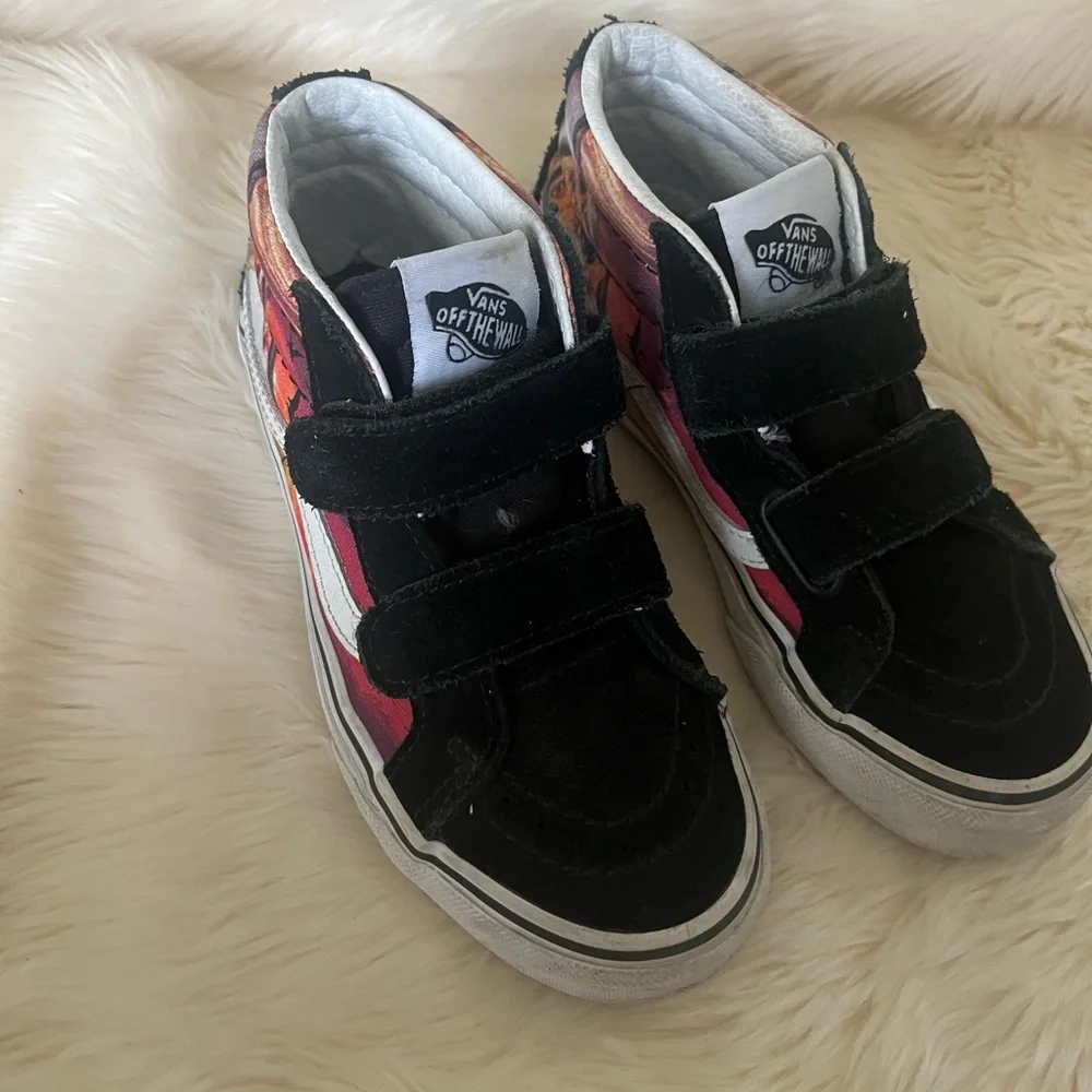 VANS - Picture 6 of 8